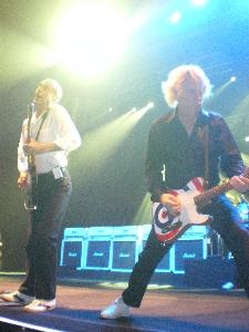 Francis bending and Rick rocking in Perth (photo by Lee Hawkins, please do not reproduce without permission)